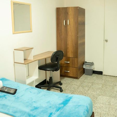 מדיין Africa House-Casa Hotel Laureles-La70 מראה חיצוני תמונה