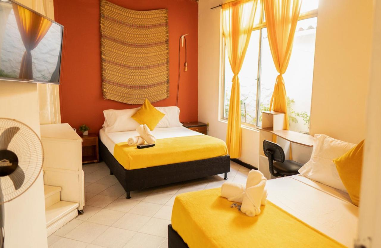 מדיין Africa House-Casa Hotel Laureles-La70 מראה חיצוני תמונה