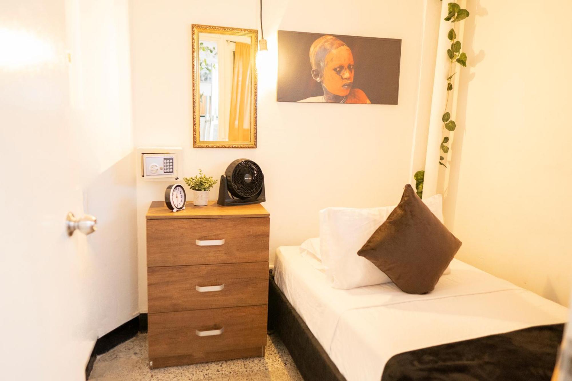 מדיין Africa House-Casa Hotel Laureles-La70 מראה חיצוני תמונה