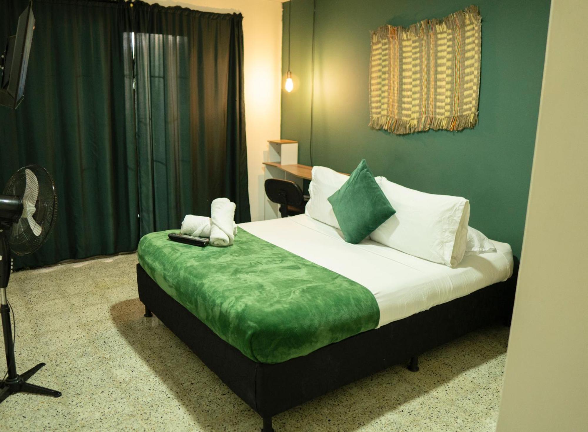 מדיין Africa House-Casa Hotel Laureles-La70 מראה חיצוני תמונה
