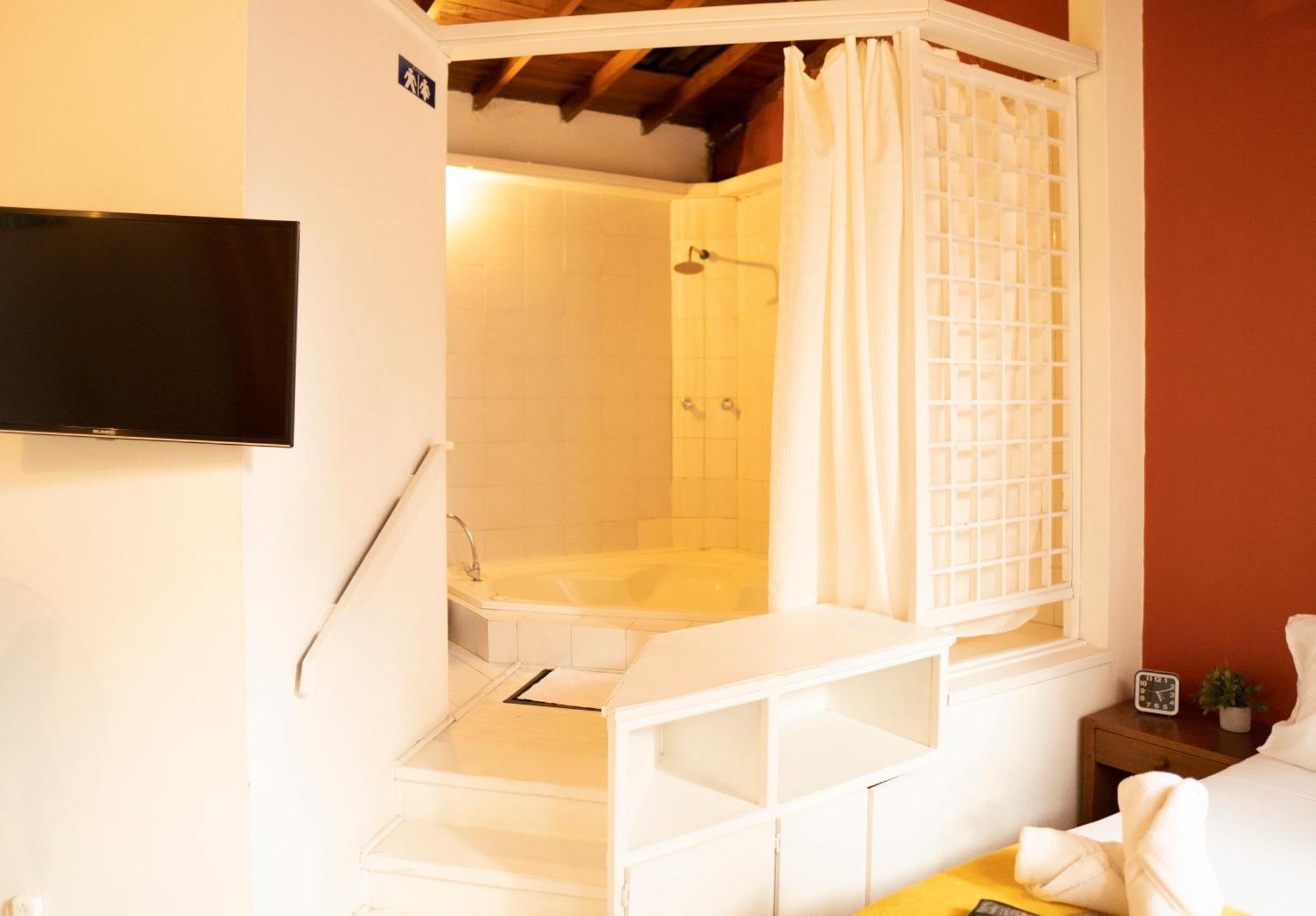 מדיין Africa House-Casa Hotel Laureles-La70 מראה חיצוני תמונה